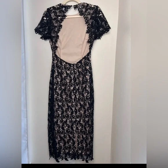 NWT NSR Mia lace short sleeve DRESS SIZE M - Picture 2 of 4